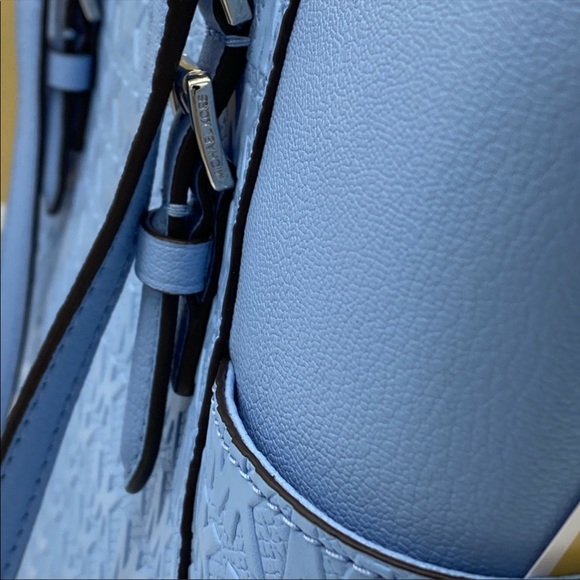 MICHAEL KORS CHARLOTTE LARGE TZ TOTE LIGHT SKY - Picture 6 of 16